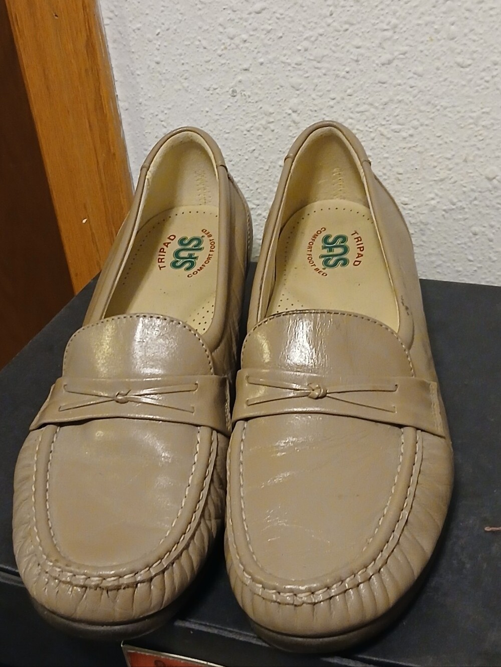 SAS (San Antonio Shoemakers) Tan Leather Slip-On Wedge Loafers Women’s Size 9.5M